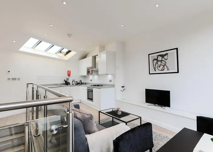 Trafalgar Square By Excel Apartments London